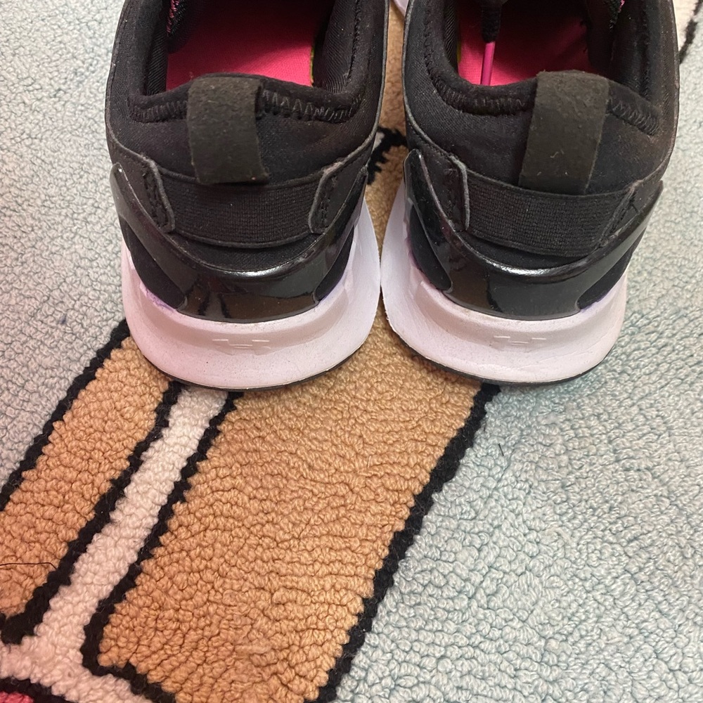 Under Armor Shoes - image 5